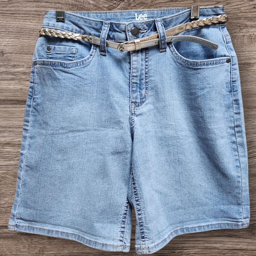 Lee Denim Women's Shorts Mid-Rise Like New No Blemishes or Signs Of Wear